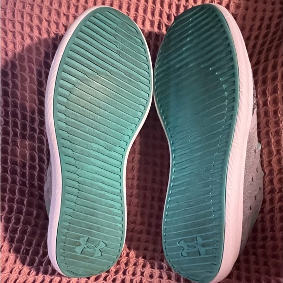 Shoes - Picture 4 of 6